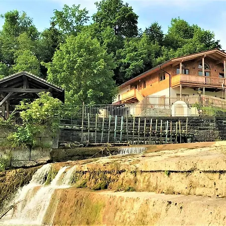 Hébergement de vacances Grosse Fewo Im Alpen-landhaus Zwischen See, Berg Und Bach Kiefersfelden