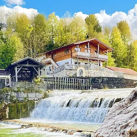 Grosse Fewo Im Alpen-landhaus Zwischen See, Berg Und Bach Hébergement de vacances